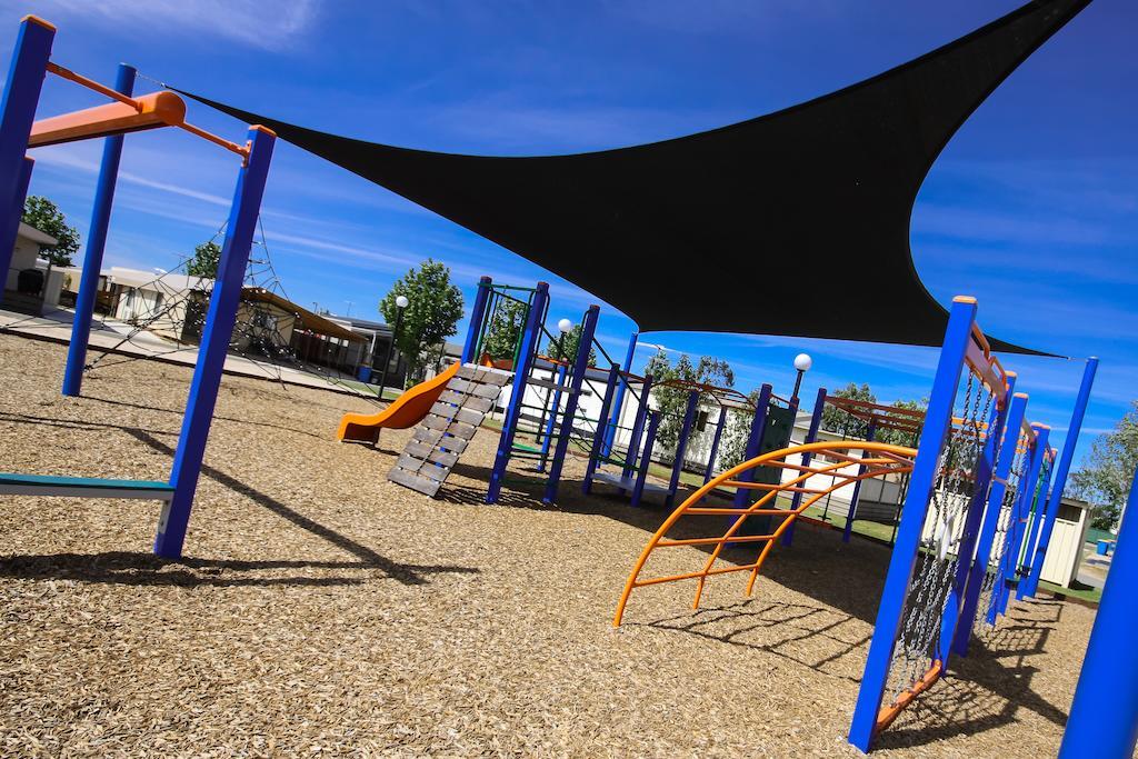 Sun Country Lifestyle Park Hotel Mulwala Exterior photo