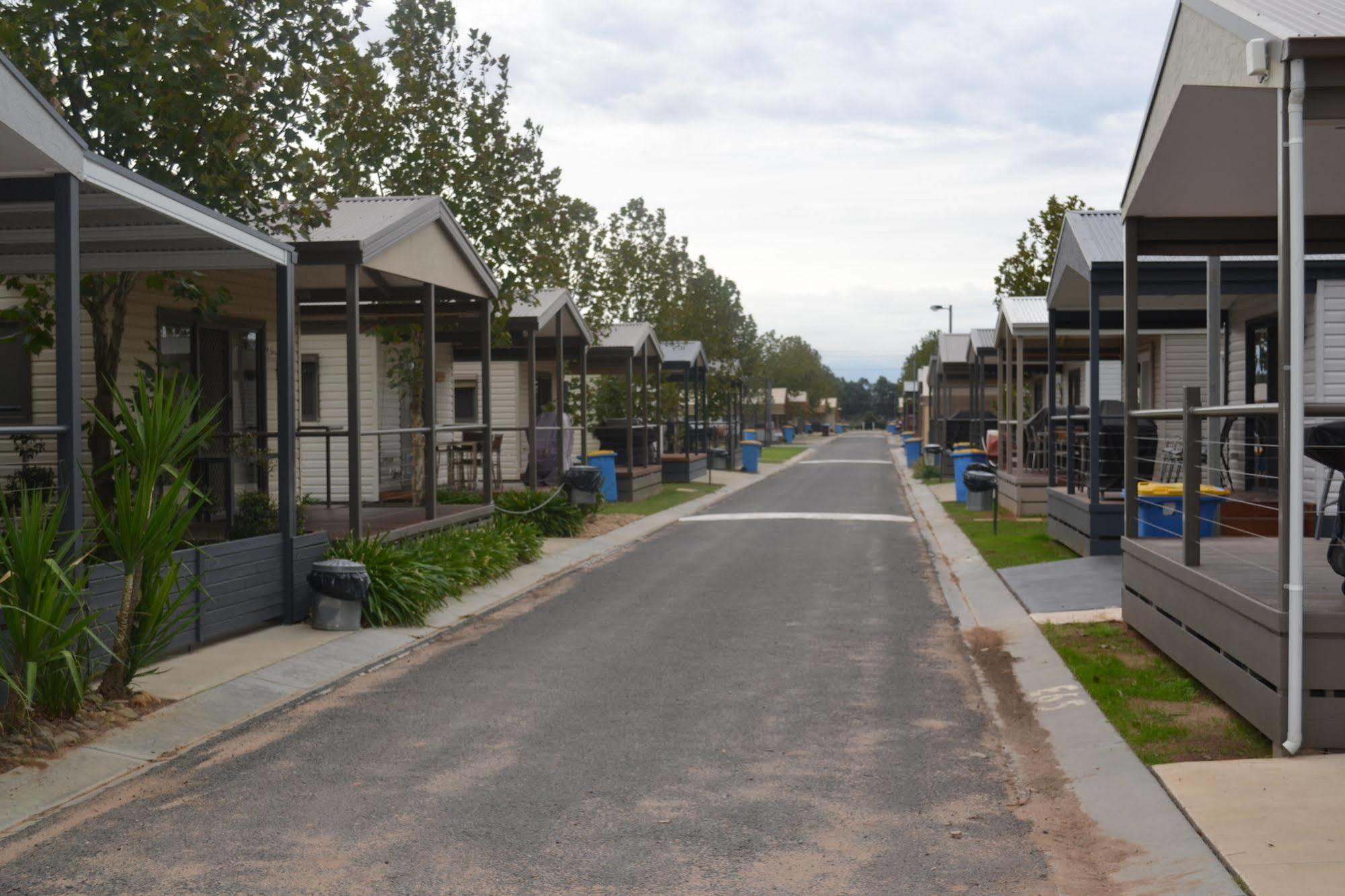 Sun Country Lifestyle Park Hotel Mulwala Exterior photo
